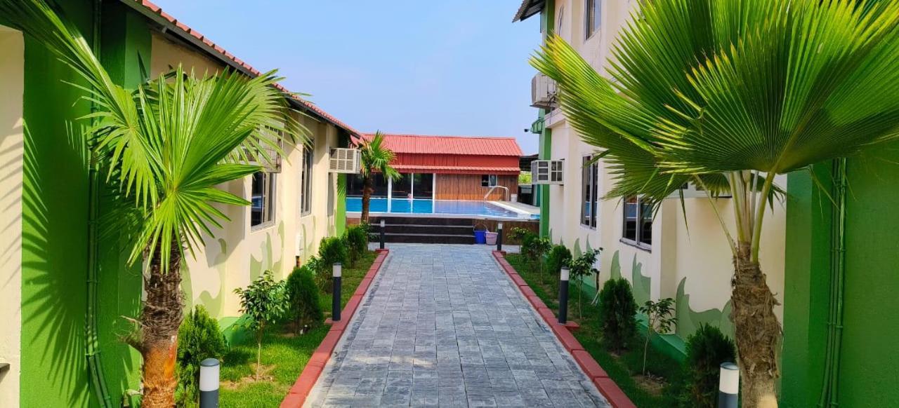 New Mouchak Hotel & Resorts Tajpur Dış mekan fotoğraf